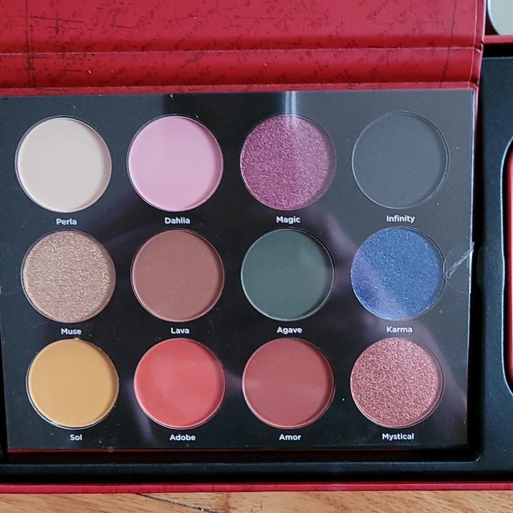 Frida Kahlo Ultabeauty Signature Collector's Box
